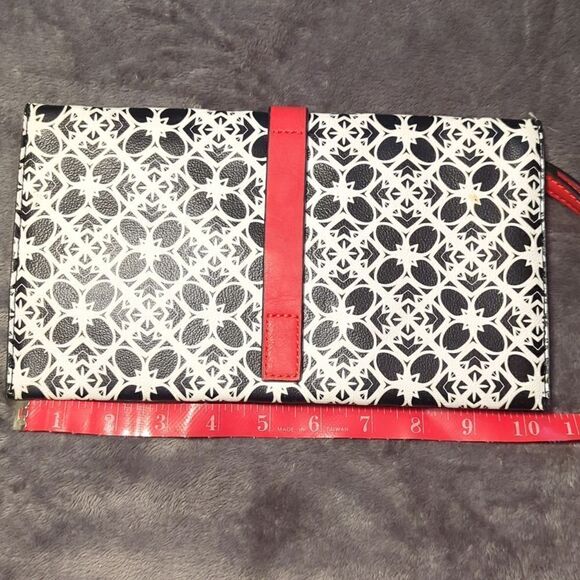 NEW The Limited Black White and Red Clutch Wallet - Picture 4 of 9